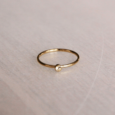 Ring met steentje